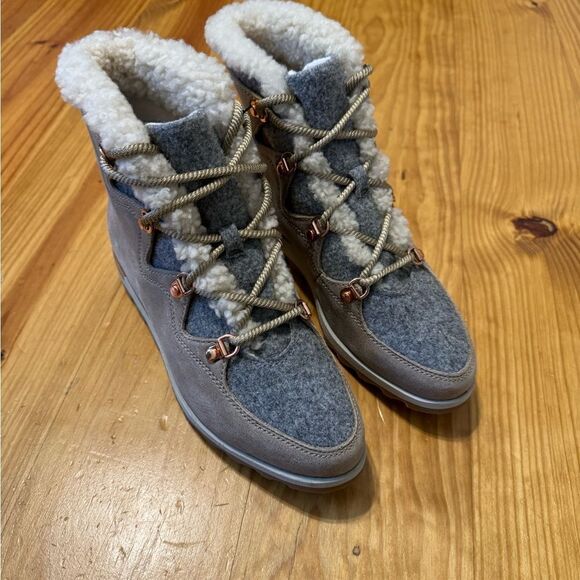 Sorel Boot Sneakchic Faux Alpine Shearling Lined Felt Suede Taupe Women’s 7 Rare - Picture 9 of 12
